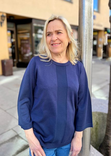 Hovedbilde Lisen genser strikket blå