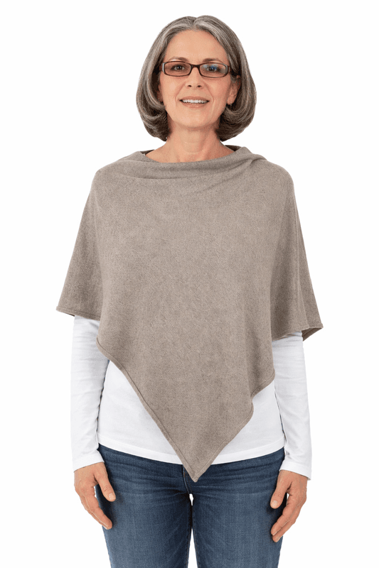 Poncho med ull naturfarget