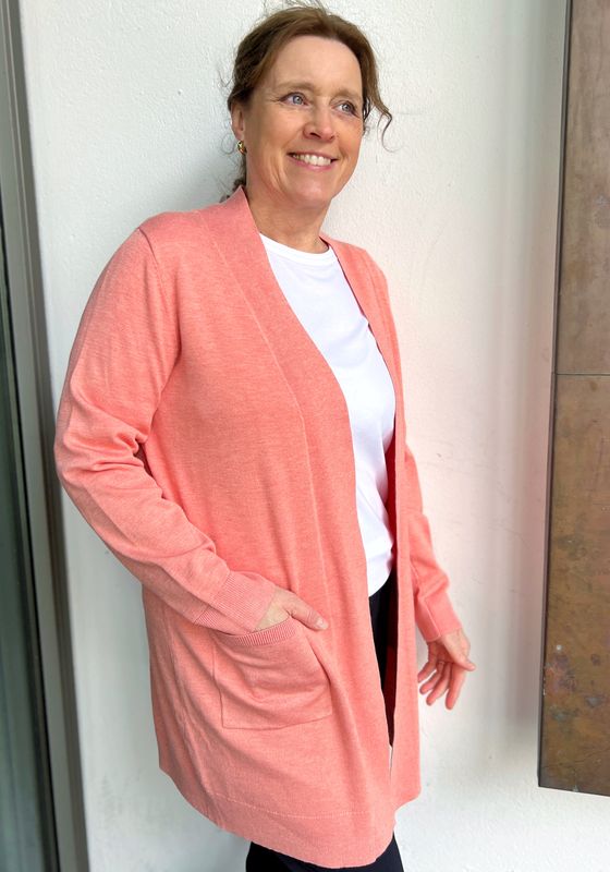 Amalie strikkejakke korall