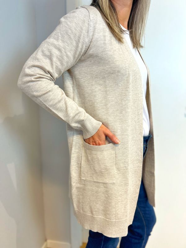 Amalie strikkejakke beige melert