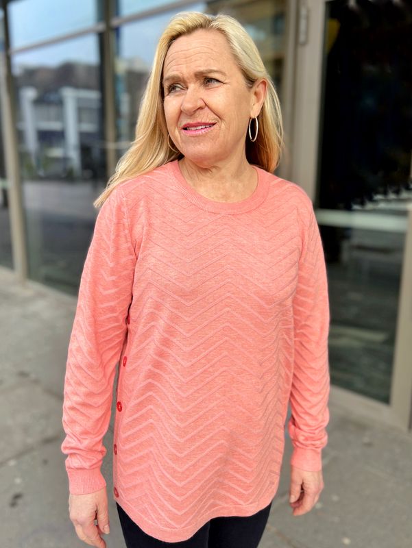 Eli tynn strikkegenser fersken
