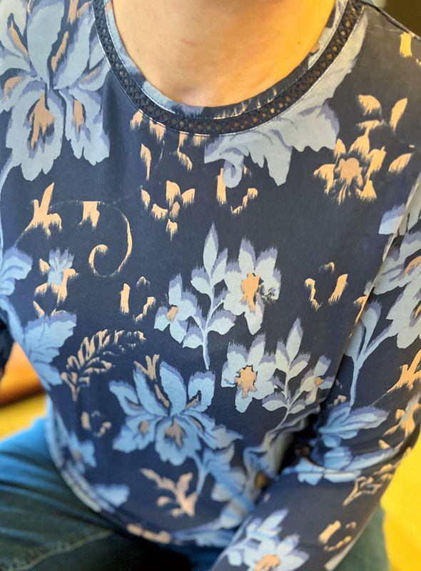 Helga topp navy flower
