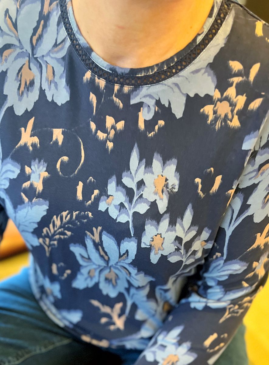 Helga topp navy flower