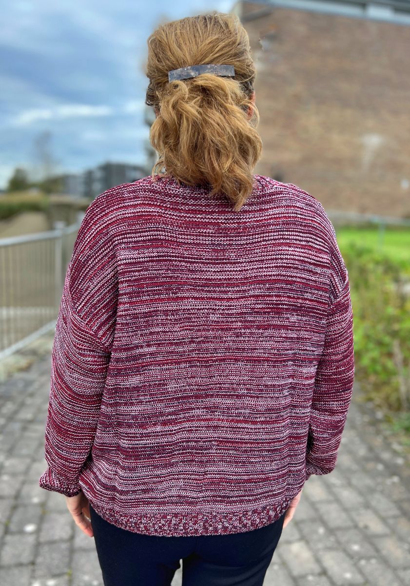 Kristin strikkegenser plomme