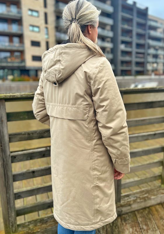 Beate vattert jakke sand