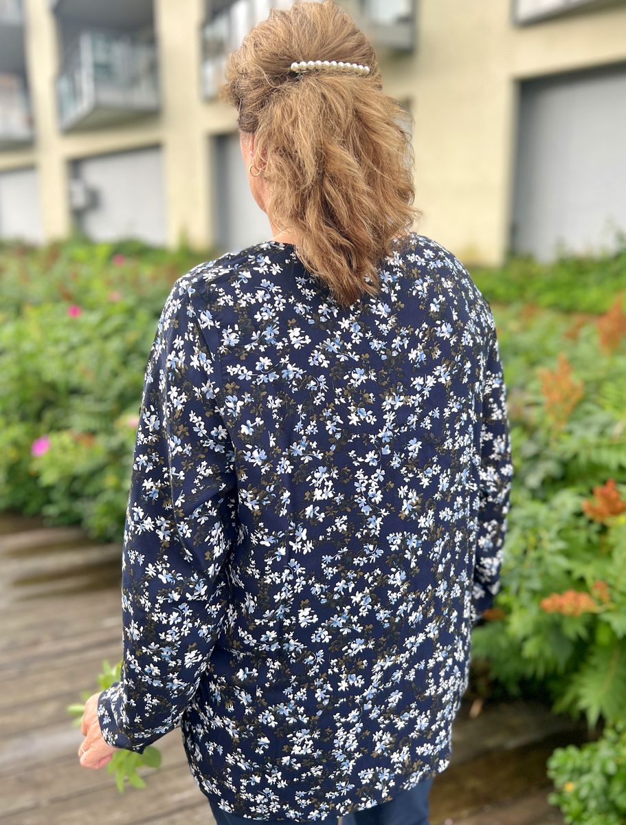Marion bluse blå engblomst