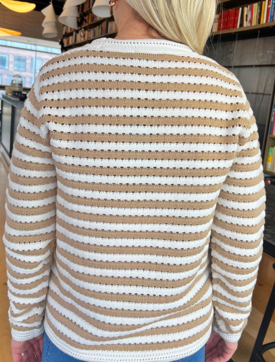 Lisen bomullsgenser sandfarget stripe